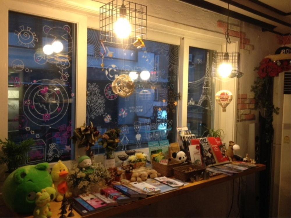 Comeinn Guesthouse Hongdae - Female Only Szöul Kültér fotó
