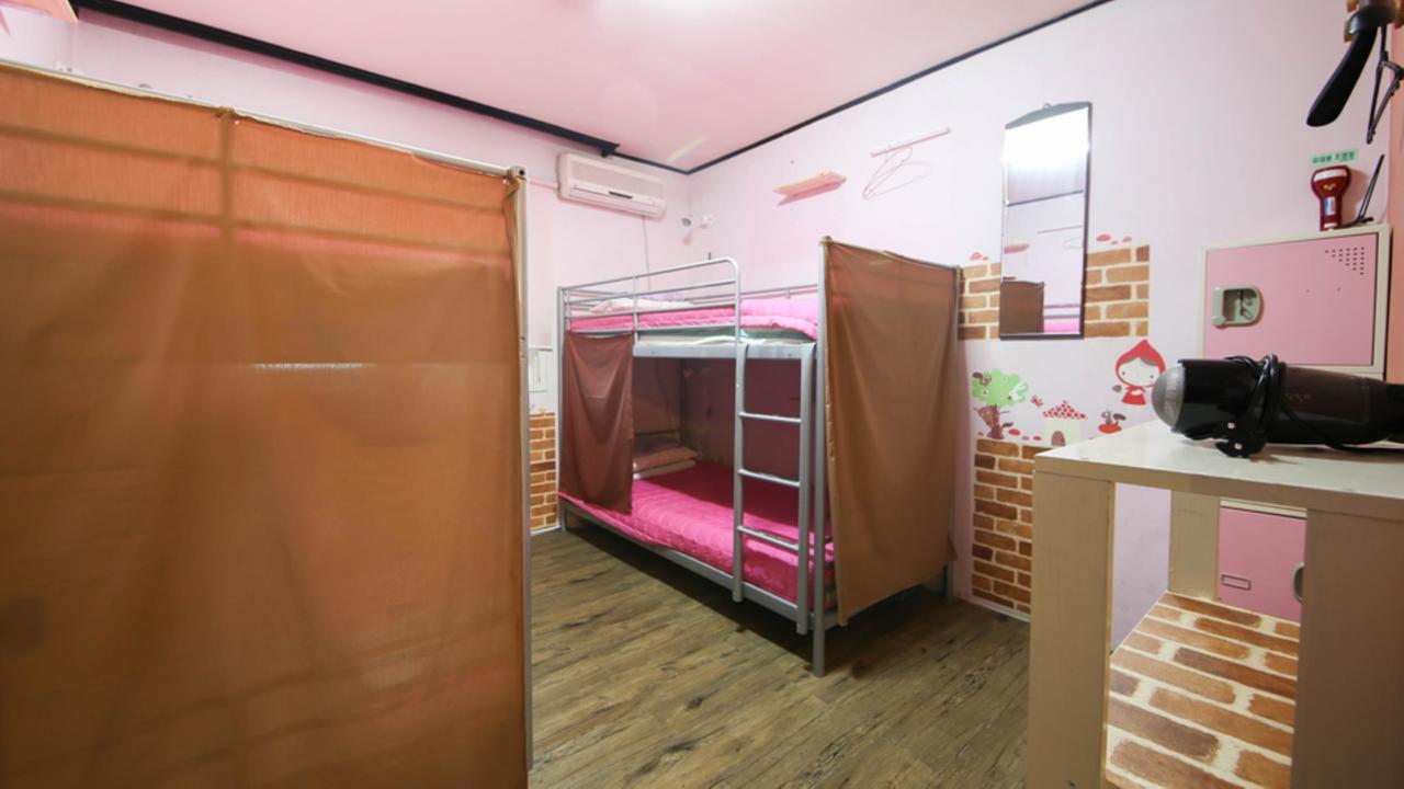 Comeinn Guesthouse Hongdae - Female Only Szöul Kültér fotó