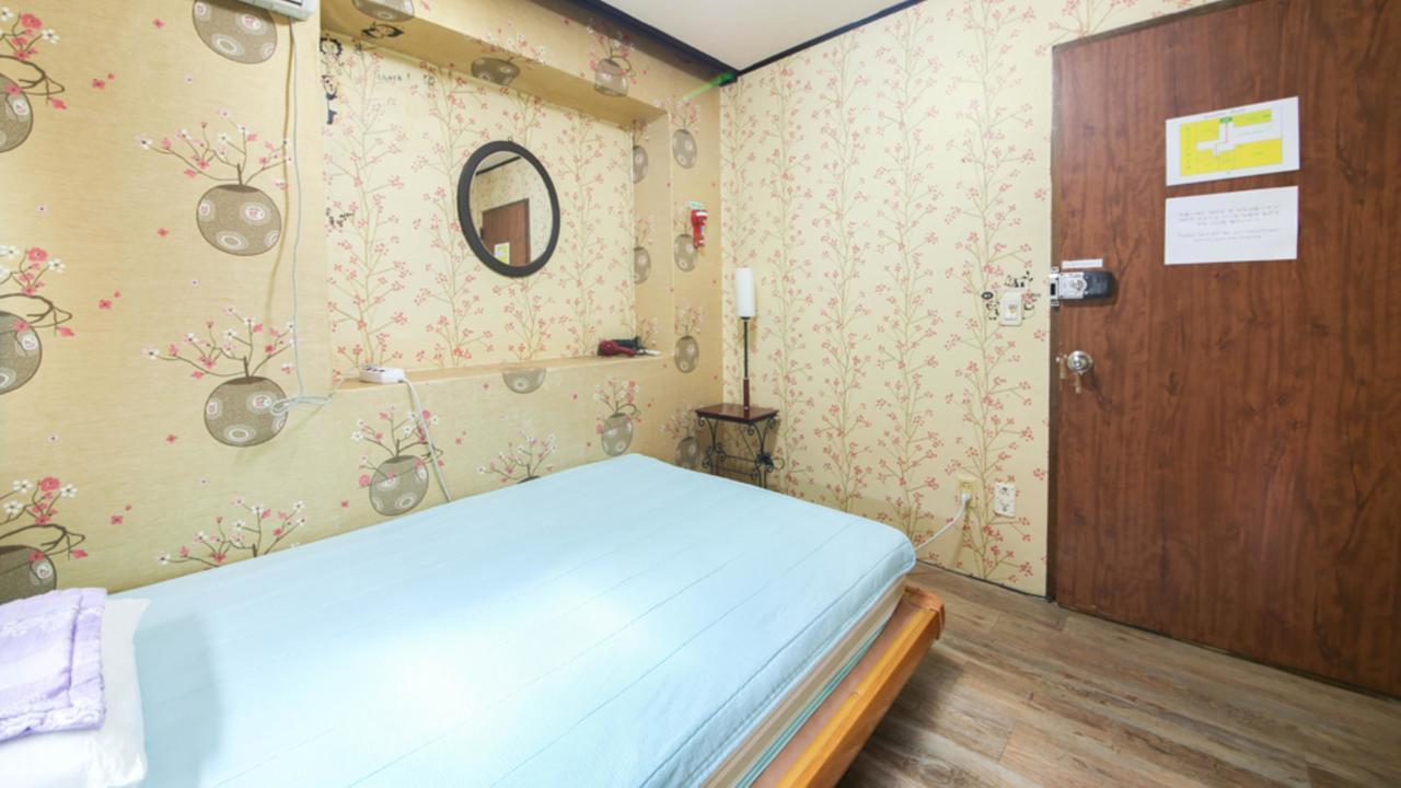 Comeinn Guesthouse Hongdae - Female Only Szöul Kültér fotó