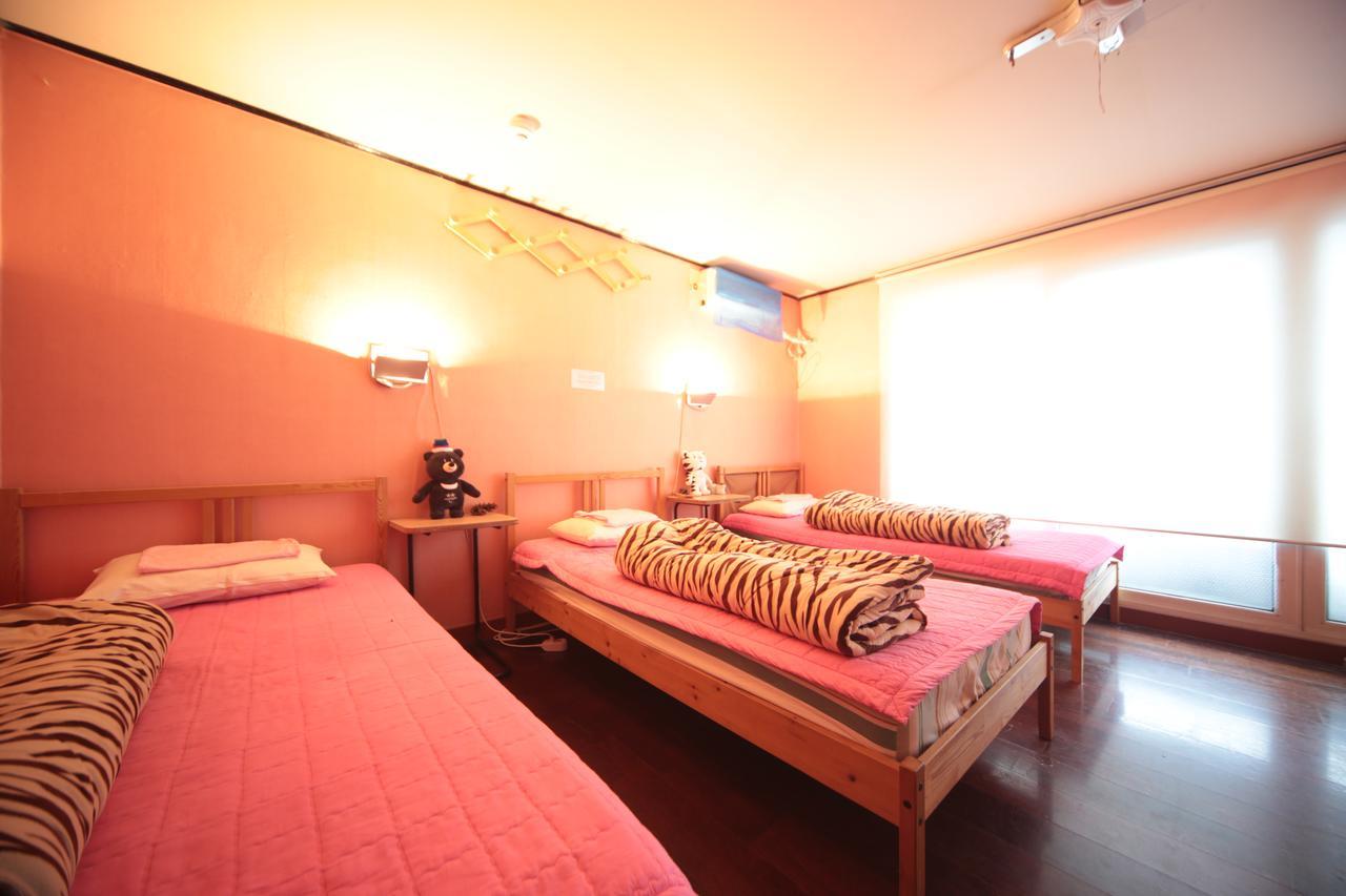 Comeinn Guesthouse Hongdae - Female Only Szöul Kültér fotó
