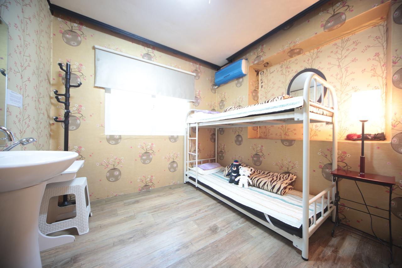 Comeinn Guesthouse Hongdae - Female Only Szöul Kültér fotó