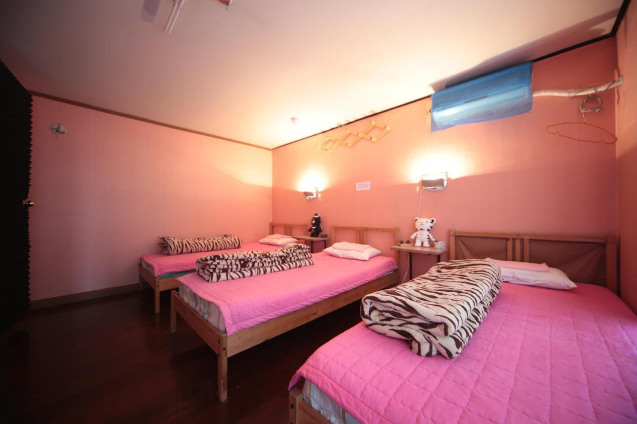 Comeinn Guesthouse Hongdae - Female Only Szöul Kültér fotó
