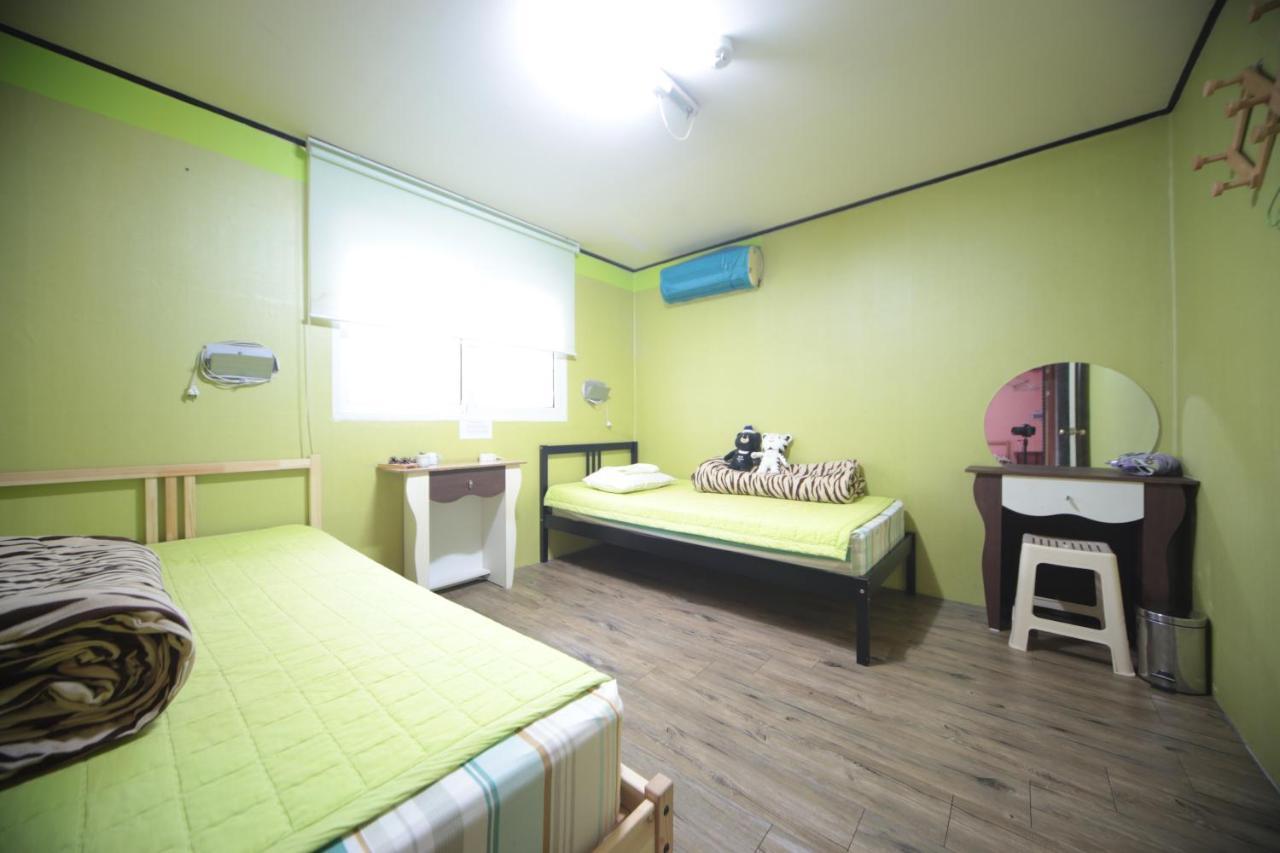 Comeinn Guesthouse Hongdae - Female Only Szöul Kültér fotó