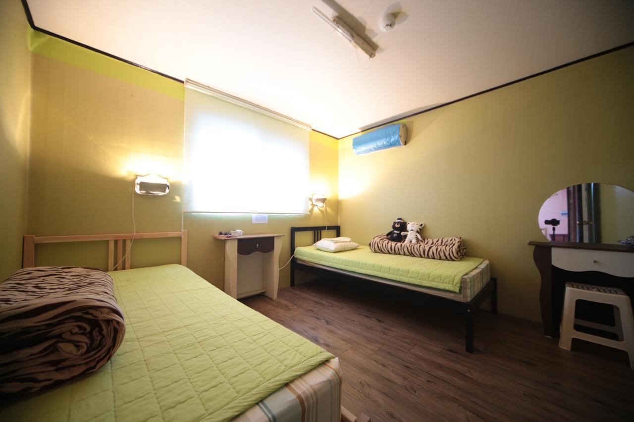 Comeinn Guesthouse Hongdae - Female Only Szöul Kültér fotó